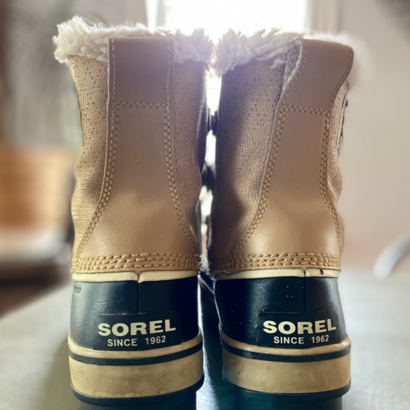 Sorel Women’s Winter Boot - Picture 2 of 3